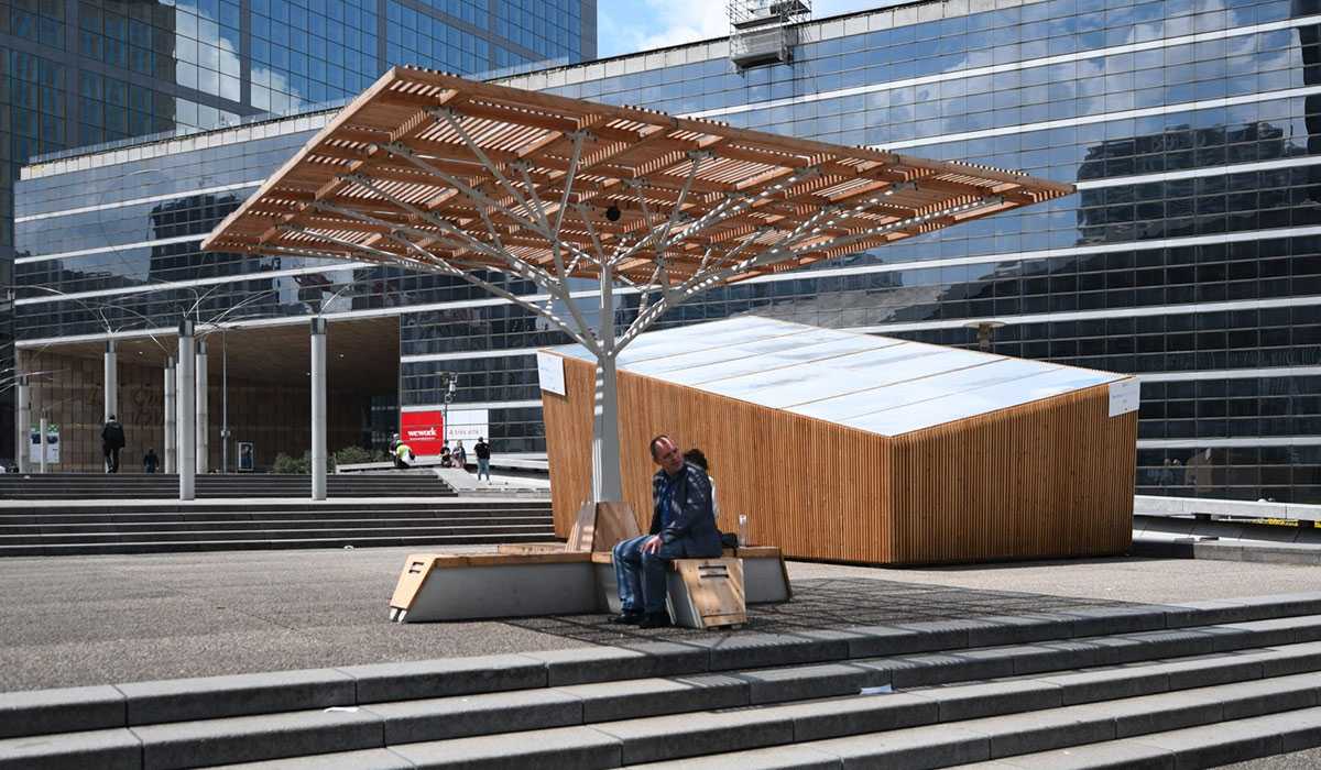 Cool island installed by ENGIE at La Defense business district in France